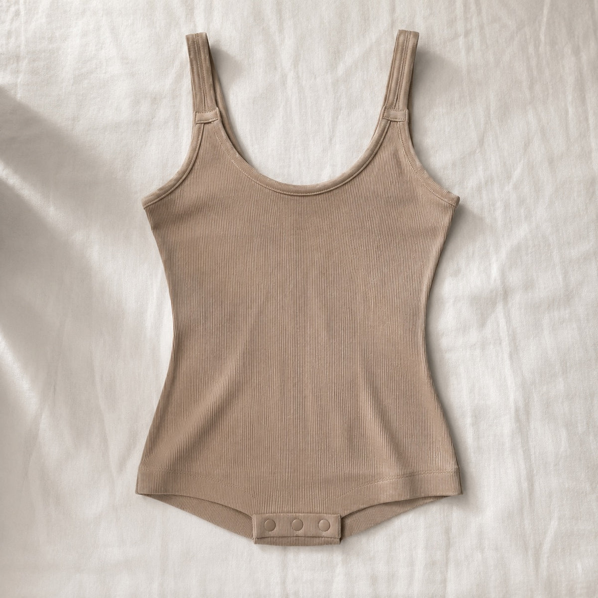 Weydon ribbed body tank, Rib Body Layers — front view, photographed flat.