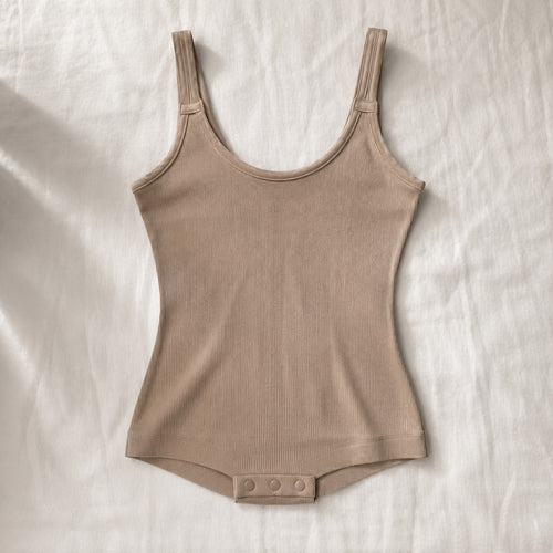 Weydon ribbed body tank, Rib Body Layers — front view, photographed flat.