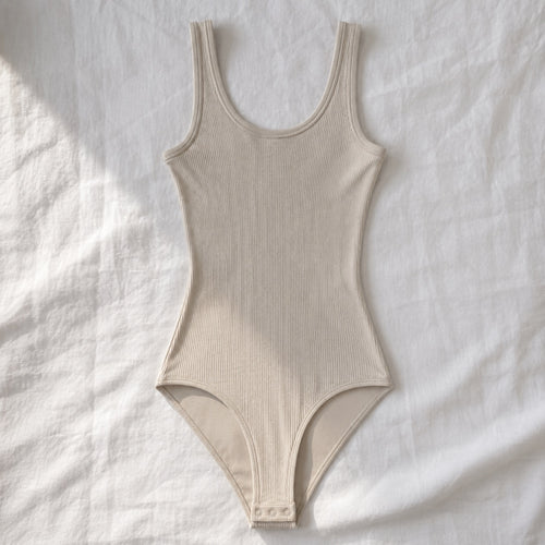 Farnham ribbed body tank, Rib Body Layers — front view, photographed flat.