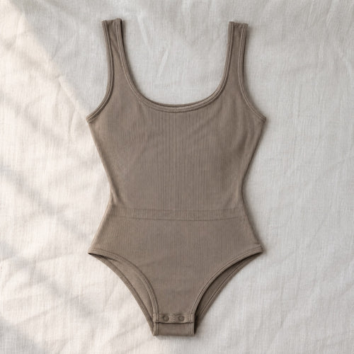 Frensham ribbed body tank, Rib Body Layers — front view, photographed flat.