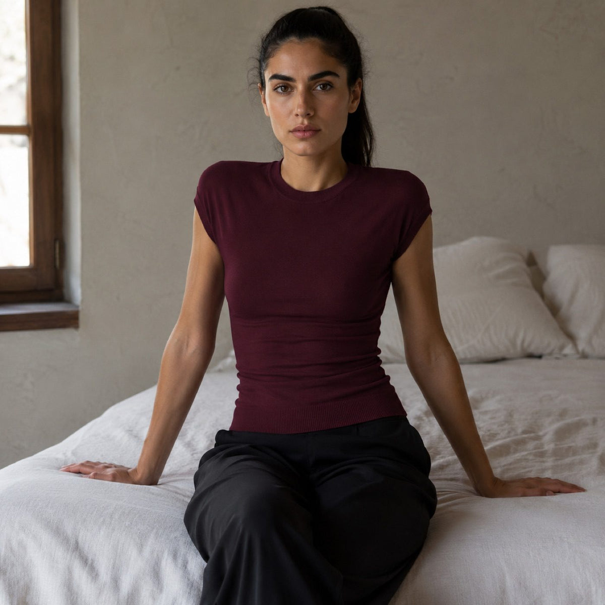 Moor Park seamless knee-length skirt, Seamless Layers — on the model.