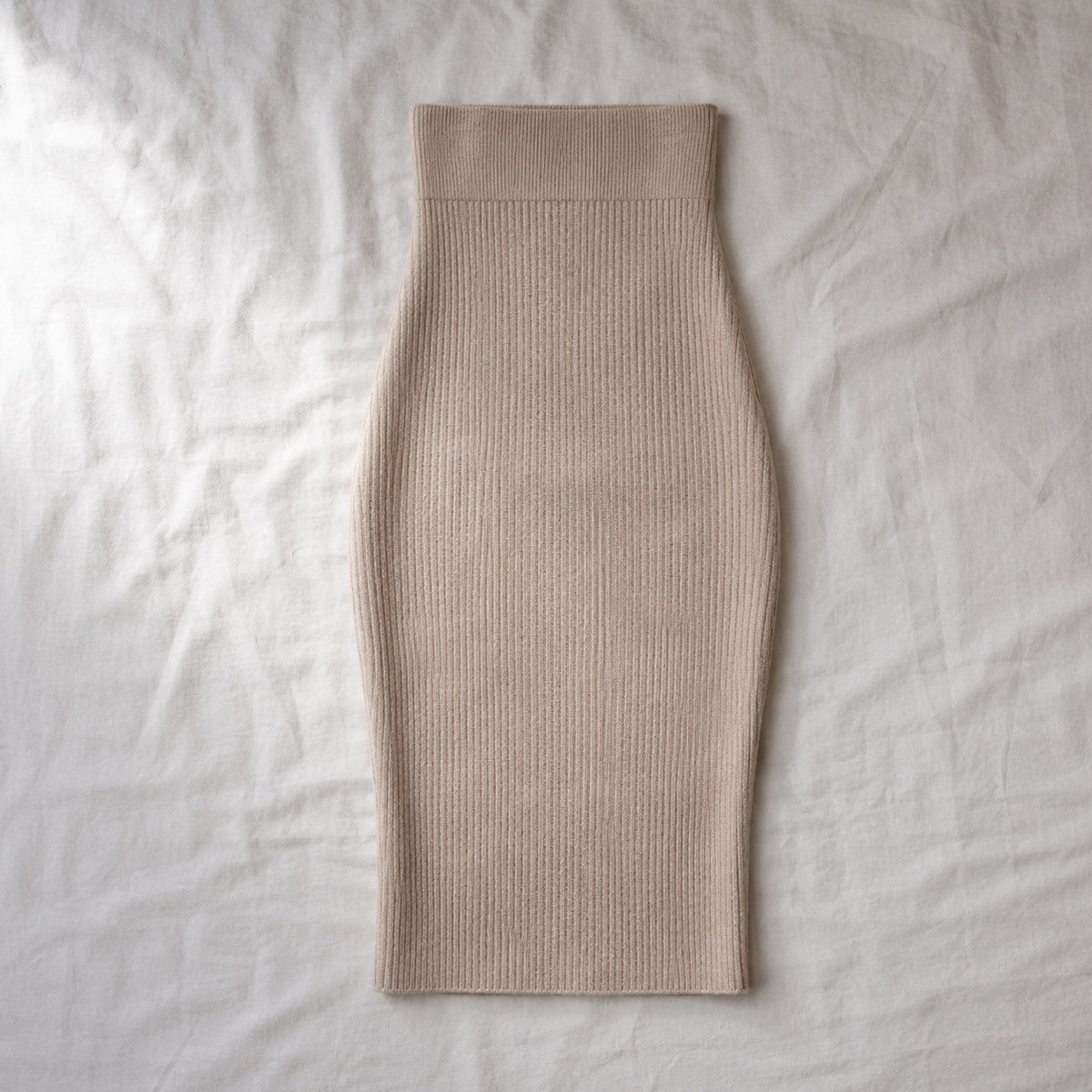 Frensham seamless knee-length skirt, Seamless Layers — front view, photographed flat.