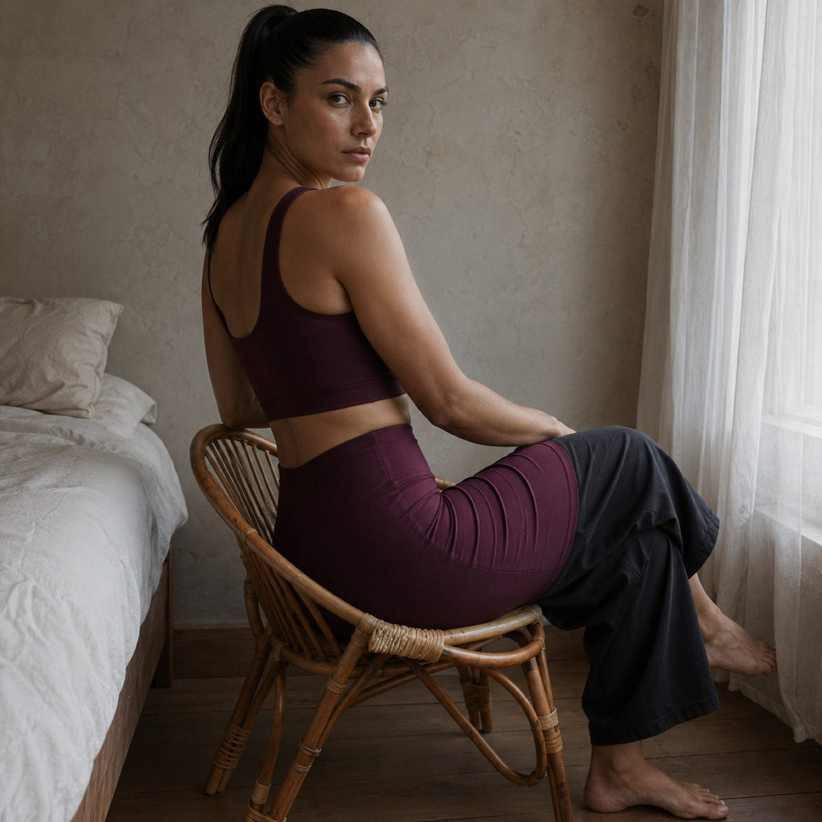 Frensham seamless knee-length skirt, Seamless Layers — modelled, side view.