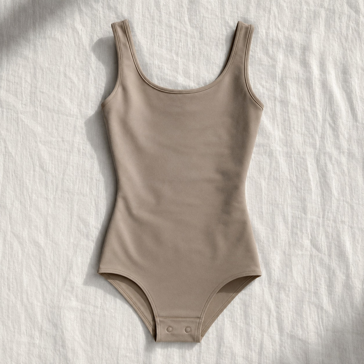 Rowledge longline sculpt tank, Sculpt Tanks — front view, photographed flat.