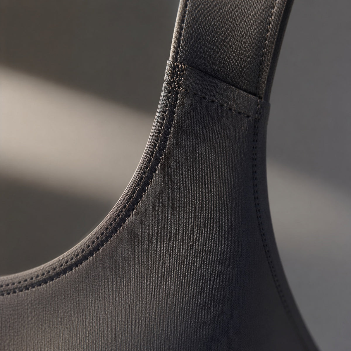 Bentley sculpt tank, Sculpt Tanks — close-up of the cloth and stitching.