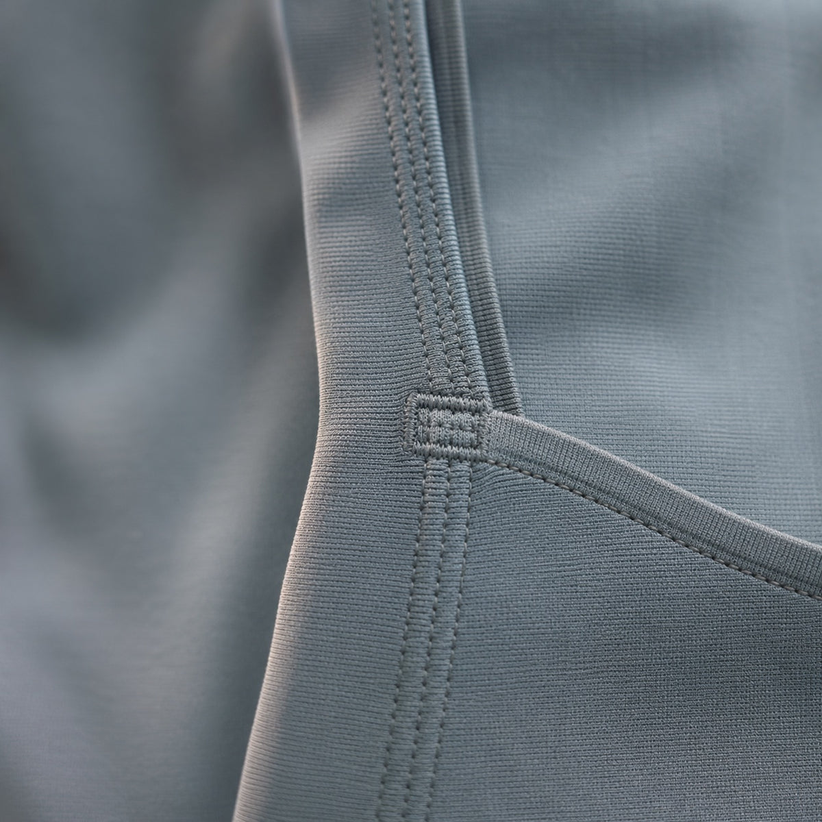 Runfold sculpt tank, Sculpt Tanks — close-up of the cloth and stitching.