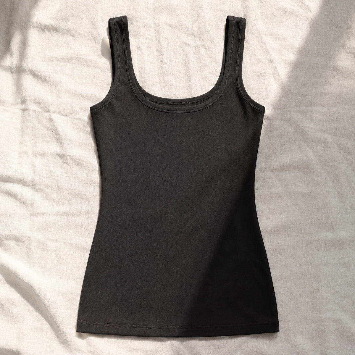 Runfold sculpt tank, Sculpt Tanks — front view, photographed flat.