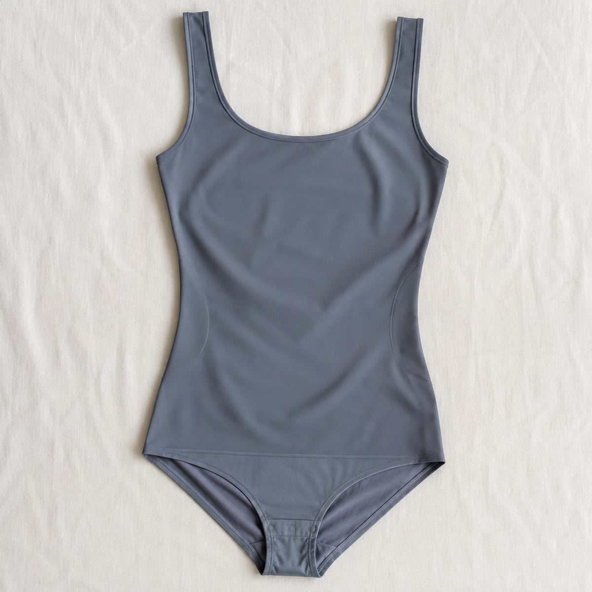Weydon longline sculpt tank, Sculpt Tanks — front view, photographed flat.