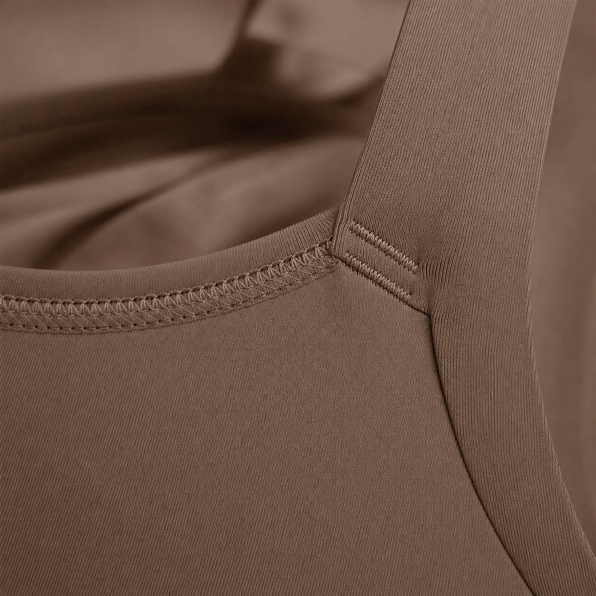 Puttenham sculpt tank, Sculpt Tanks — close-up of the cloth and stitching.