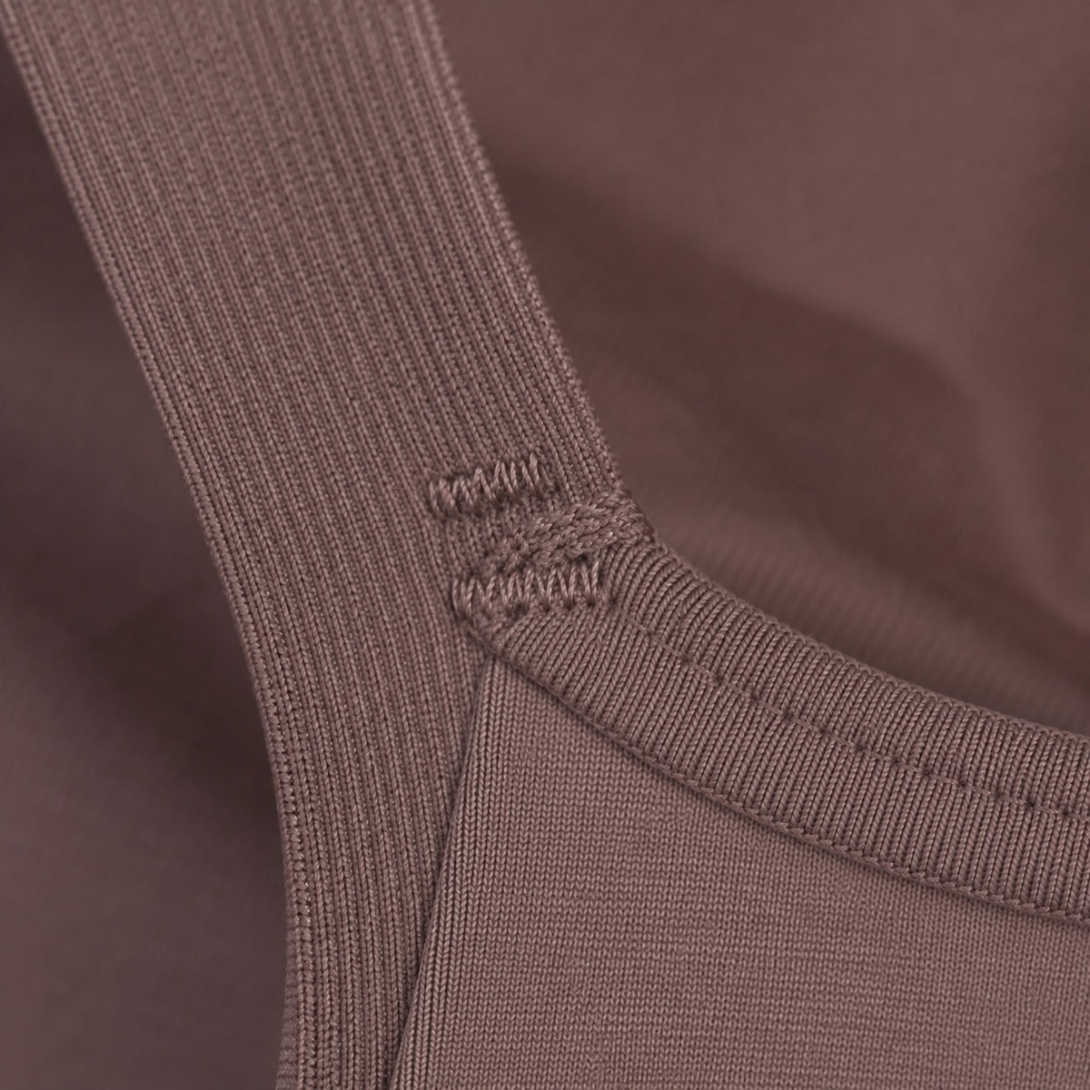Dockenfield longline sculpt tank, Sculpt Tanks — close-up of the cloth and stitching.